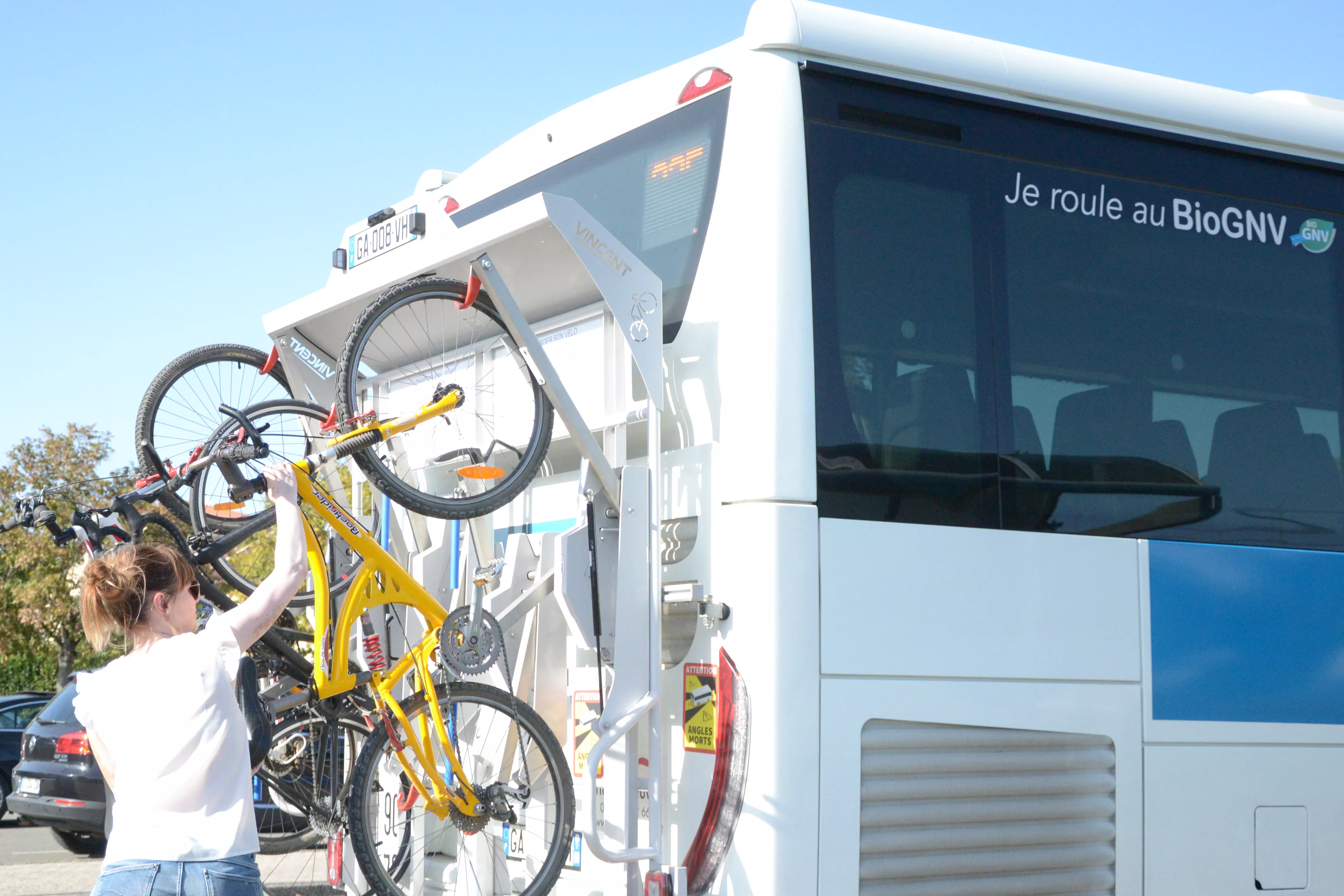 Photo: système de porte-vélo sur car